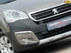 Peugeot Partner Tepee - 1.2 PureTech 110pk Outdoor - Nocciola metallic - Nav/Clima/Cruise