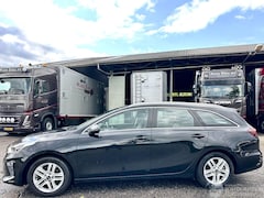 Kia Cee'd Sportswagon - Ceed 1.5 T-GDi 6-bak 160pk DynamicLine - nap - navi - camera - line assist - carplay - pdc