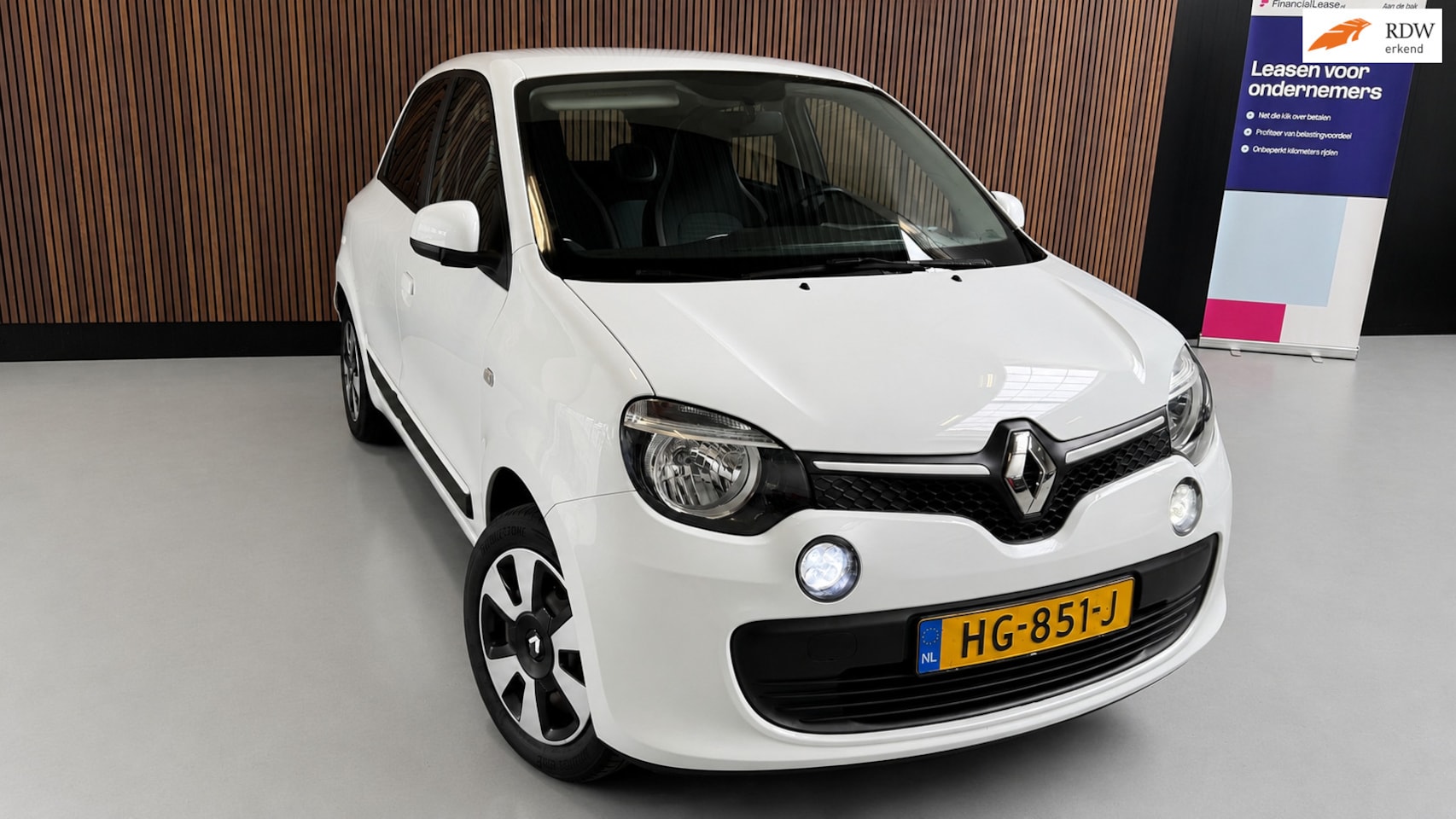 Renault Twingo - 1.0 SCe Authentique Airco Bluetooth Cruise Wit - AutoWereld.nl