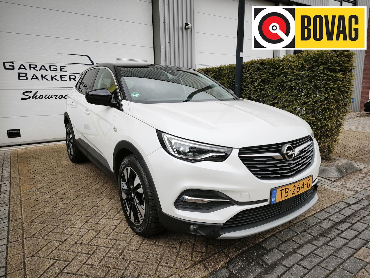 Opel Grandland X - 1.2 Turbo Ultimate Automaat Navigatie Camera Denon-Audio Dodehoek Stoelverwarming Voor+Ach - AutoWereld.nl