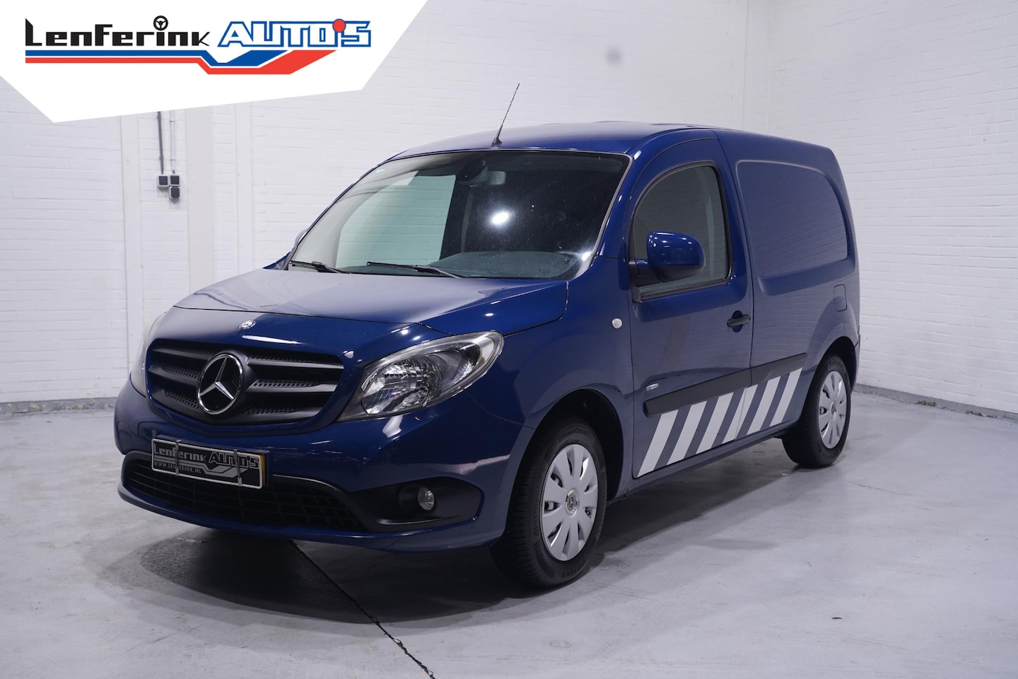 Mercedes-Benz Citan - 111 CDI 110 pk Ambition Airco, Cruise Control Trekhaak, PDC achter, Nette Auto - AutoWereld.nl
