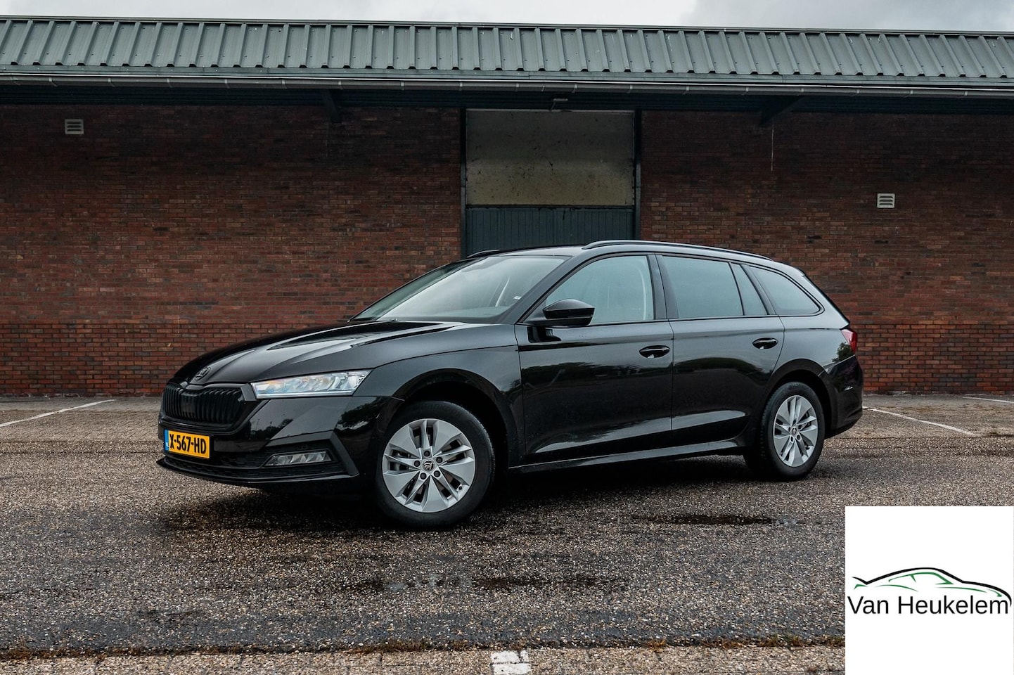 Skoda Octavia Combi - 1.0 e-TSI Business Edition | CLIMA | SUNSET | STOEL & STUURWIEL VERWARMING - AutoWereld.nl