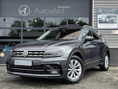 Volkswagen Tiguan - 1.5 TSI ACT R-Line Pano | Camera | Dealer Onderhouden