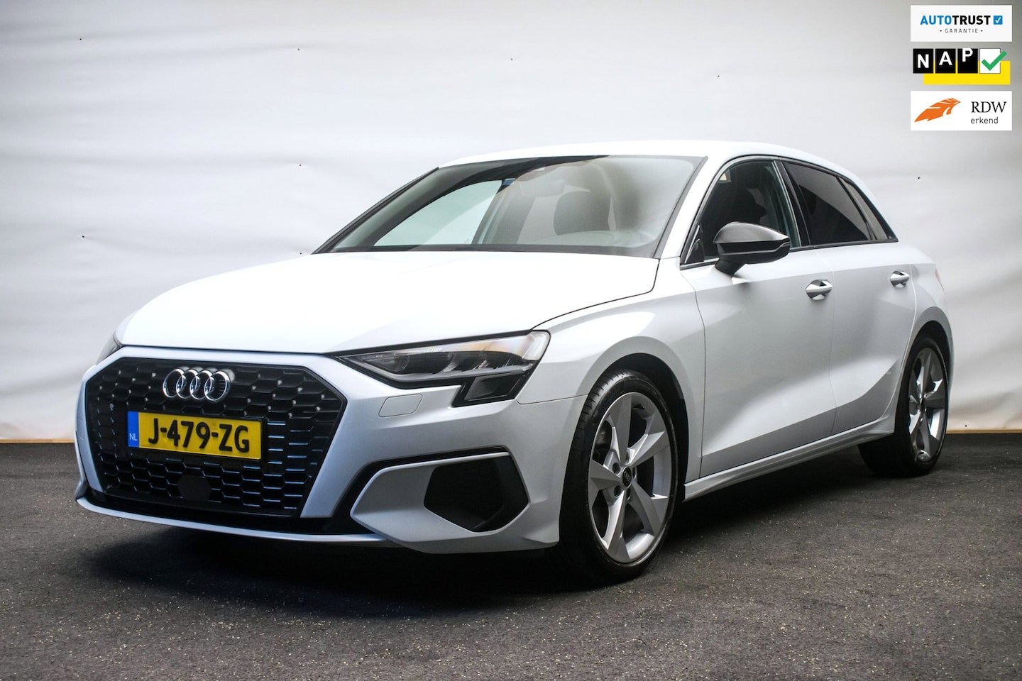 Audi A3 Sportback - 30 TFSI Pro Line S NL-auto [ LED Virtual Carplay 18 Inch S Edition Velgen Parkeersensoren - AutoWereld.nl