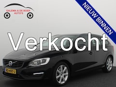 Volvo V60 - 2.0 D3 Momentum AUTOMAAT / NWE D-RIEM / TREKHAAK / XENON / STOELVERW / NAVI / CLIMA / PDC
