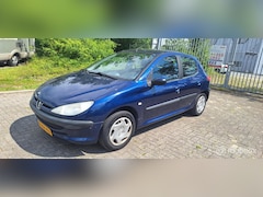 Peugeot 206 - 1.4 Gentry
