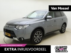 Mitsubishi Outlander - 2.0 PHEV Executive Edition X-Line | Navigatie | Climate Control | Camera | Keyless | Licht