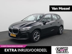 BMW 2-serie Active Tourer - 230e xDrive | AUTOMAAT | TREKHAAK | HEAD-UP DISPLAY | 360 CAMERA | NAVIGATIE | MEMORY STOE