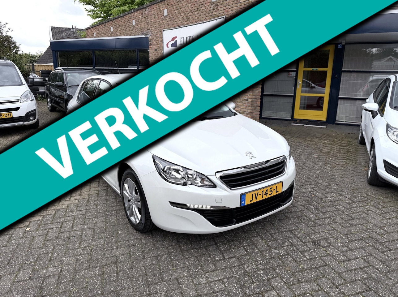 Peugeot 308 - /zeer mooie en dealer onderhouden/airco/navi/trekhaak/lage km+NAP/Nw Apk!!! - AutoWereld.nl