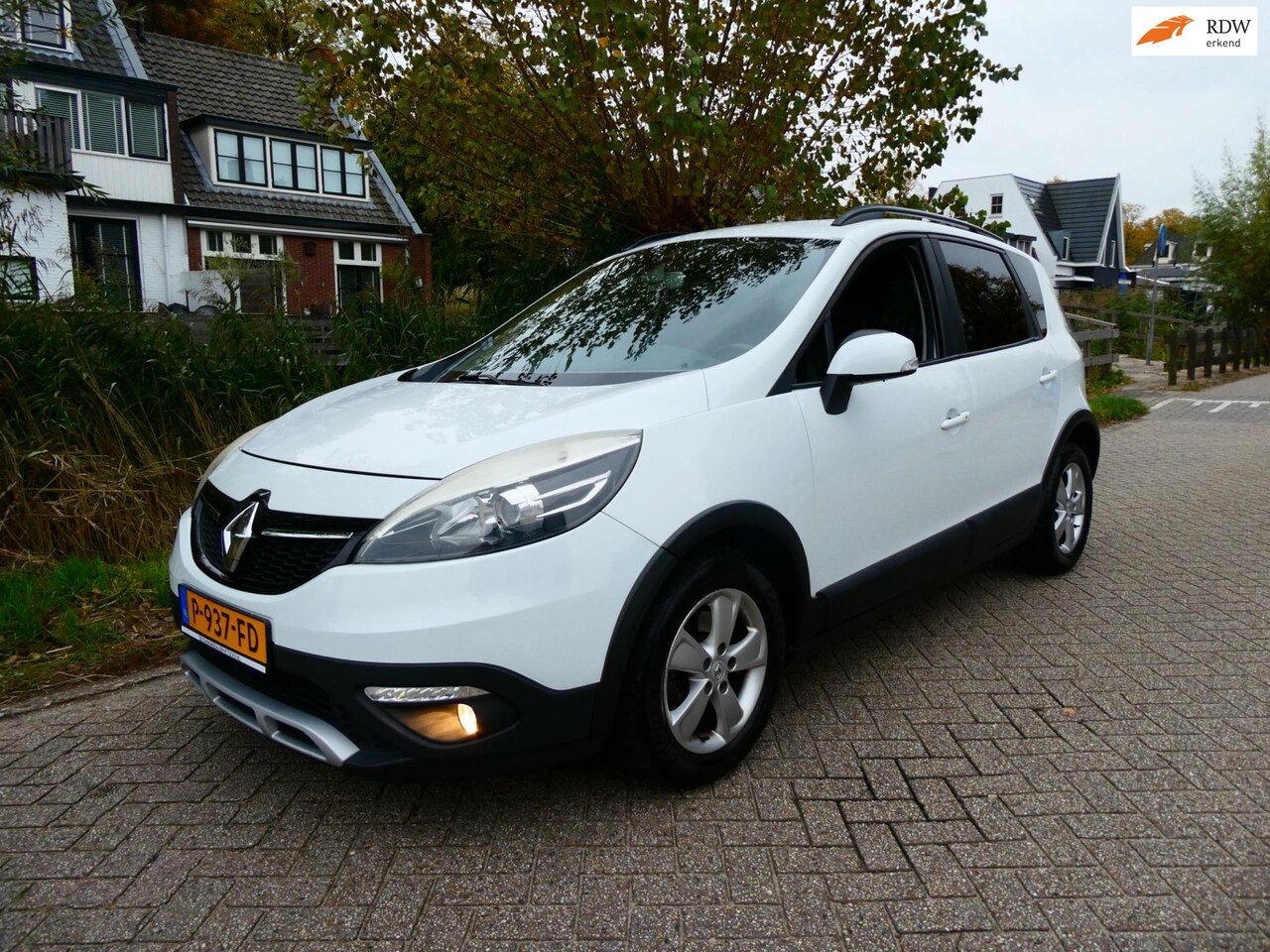 Renault Scénic Xmod - 1.2 TCe 116pk 151.000km Clima Cruise Navi Trekhaak 1300kg - AutoWereld.nl