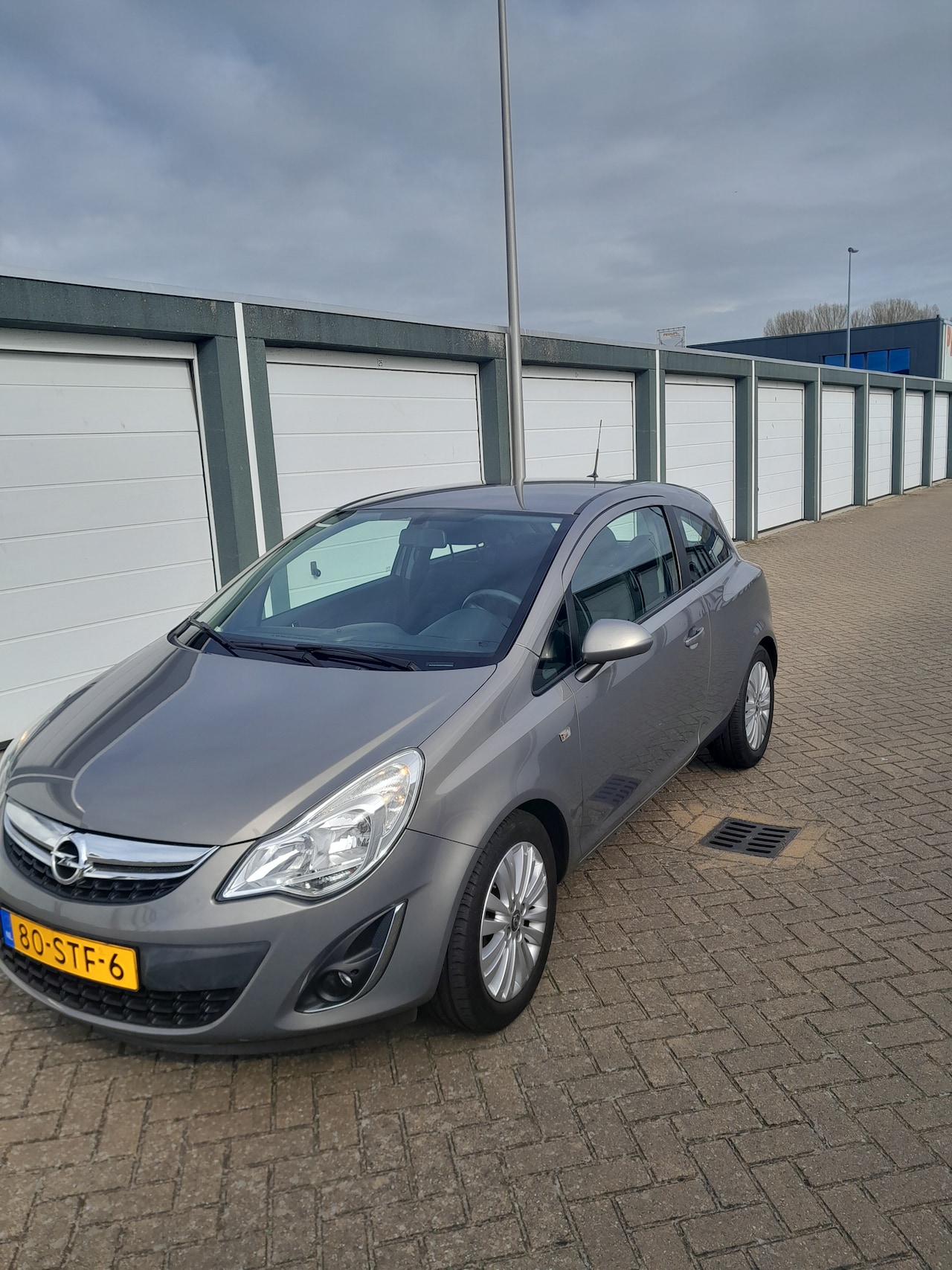 Opel Corsa - 1.2-16V Edition - AutoWereld.nl
