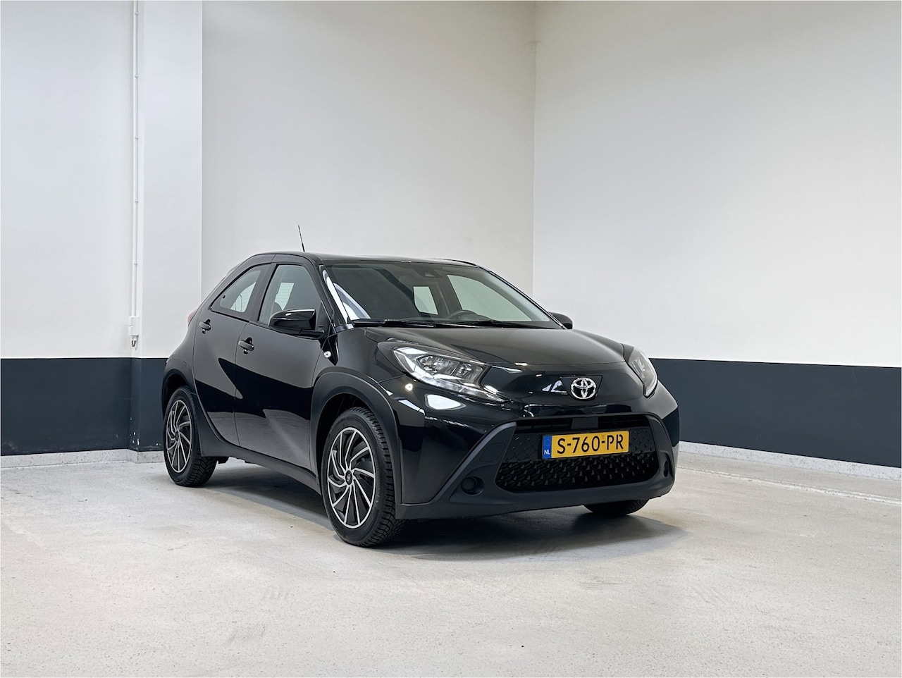 Toyota Aygo X - 1.0 VVT-i MT Play |Apple Carplay/ Android auto | Bluetooth | Camera| NL | 1 Eig | - AutoWereld.nl