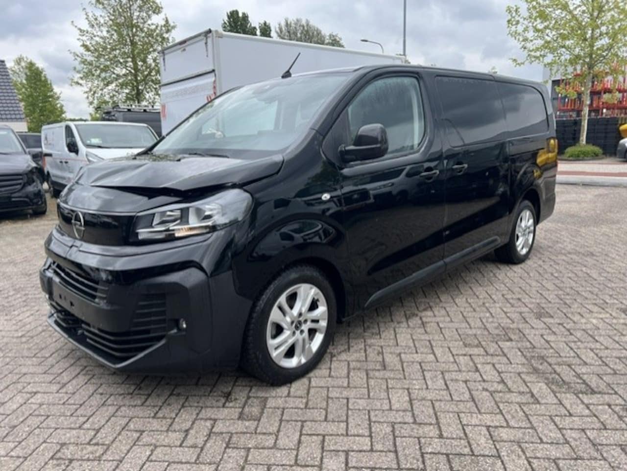 Opel Vivaro - 2.0D 130KW 180 DC LANG AUTOM. KLIMA NAVI CAM. - AutoWereld.nl