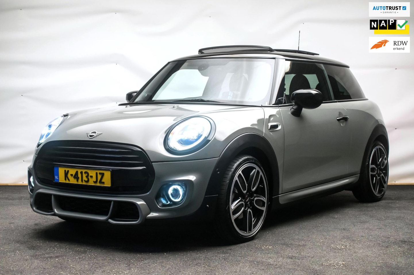 MINI John Cooper Works - Mini 1.5 Dalston Edition JCW NL-auto [ Panoramadak Harman Kardon HUD Digital Dash Alcantar - AutoWereld.nl
