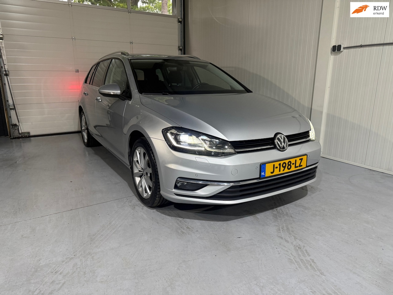 Volkswagen Golf Variant - 1.5 TSI Highline Business R | Adap Cruise | Massage stoelen | - AutoWereld.nl