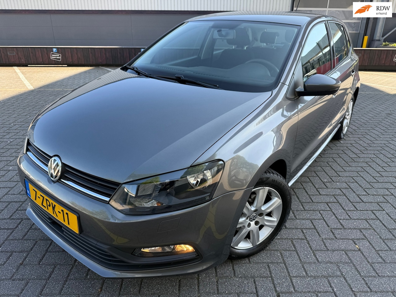 Volkswagen Polo - 1.2 TSI First Edition*APK*NAP*VELGEN*CRUISE*Bluetooth - AutoWereld.nl