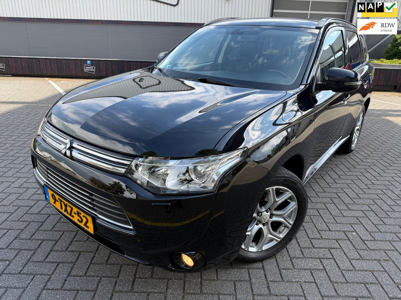 Mitsubishi Outlander - 2.0 PHEV Executive Edition*CAMERA*TRAKHAAK*CRUISE*NAVI* - AutoWereld.nl