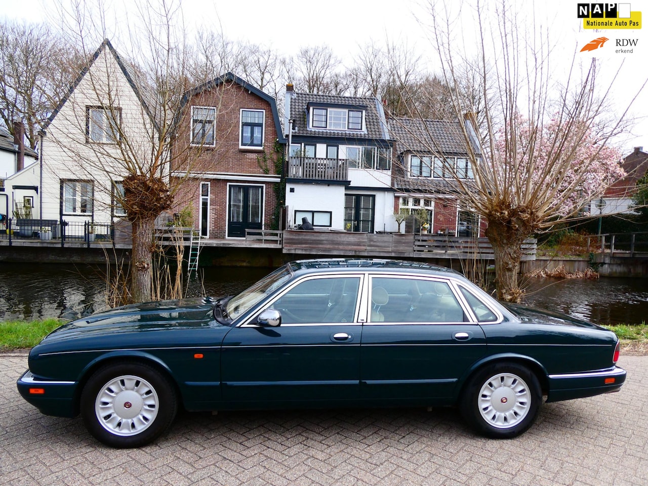 Daimler Double Six - 6.0 V12 312pk Origineel Nederlands met historie Youngtimer - AutoWereld.nl