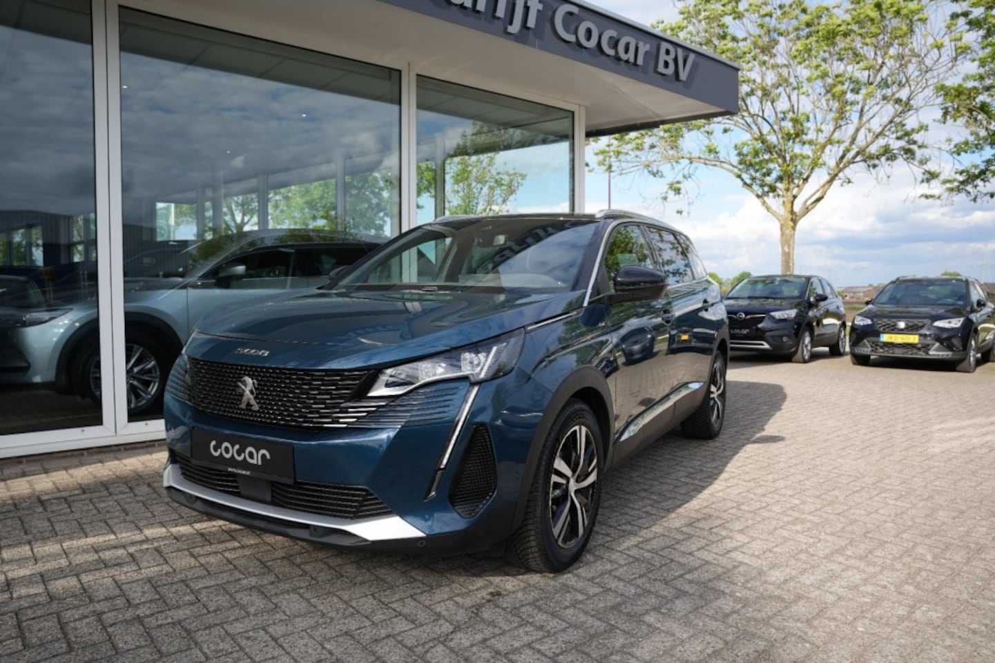 Peugeot 5008 - 1.2 PURET. GT Line / 7 Persoons /Massage stoelen / Carplay / Trekhaak - AutoWereld.nl