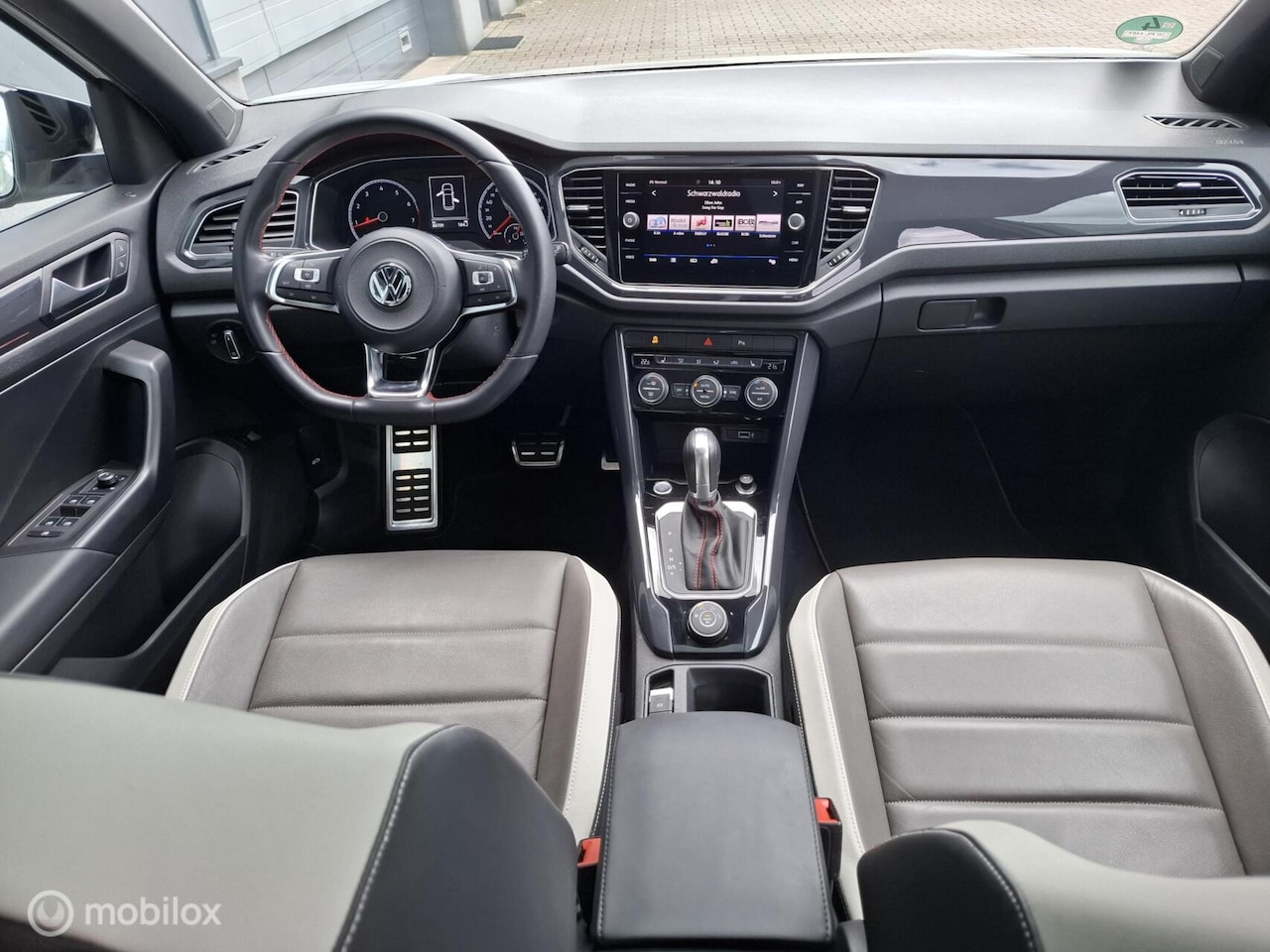 Volkswagen T-Roc - 1.5 TSI Sport Business R 4Motion - AutoWereld.nl