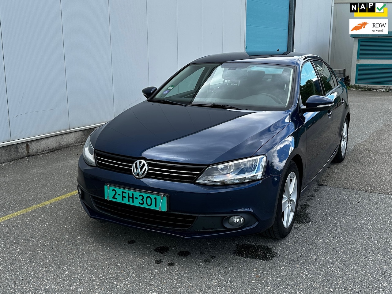 Volkswagen Jetta - 1.2 TSI Comfortline | NW APK | Airco |Trekhaak |Dealer Onderhouden - AutoWereld.nl