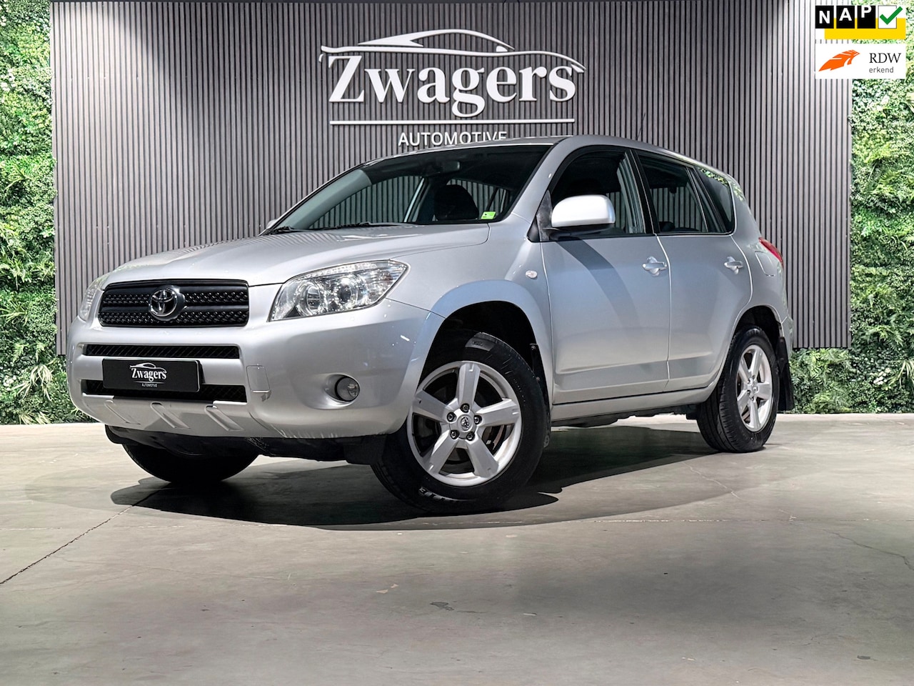 Toyota RAV4 - 2.0 VVTi Linea Sol | Airco | Cruise | 1e eigenaar | Trekhaak | 4x4 - AutoWereld.nl