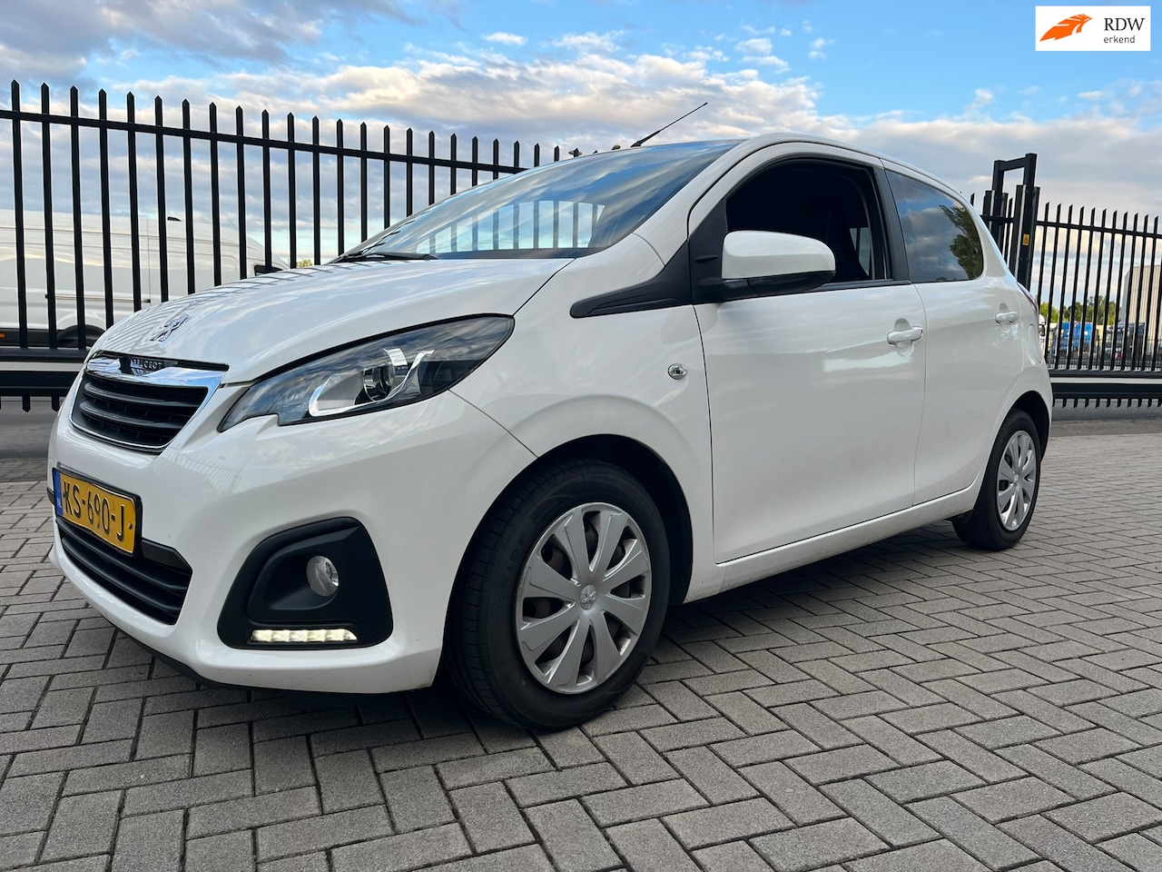 Peugeot 108 - 1.0 e-VTi Active 1.0 e-VTi Active - AutoWereld.nl