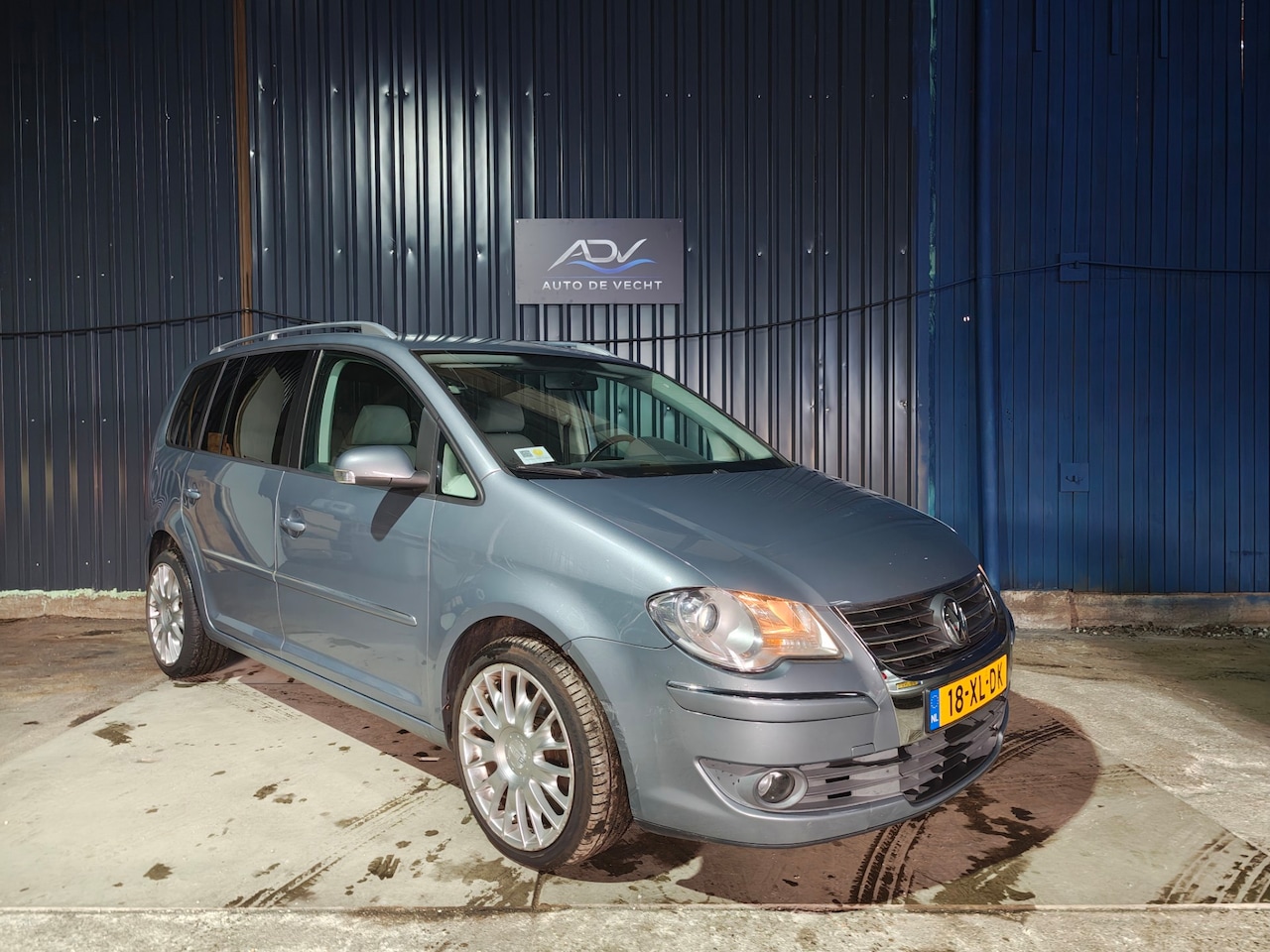 Volkswagen Touran - 1.4 TSI Highline AUTOMAAT - GOED ONDERHOUDEN - NETTE STAAT - AutoWereld.nl