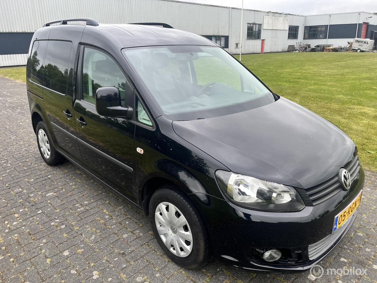 Volkswagen Caddy - Combi 1.2 TSI Trendline / Airco / Cruise / Zijschuifdeuren / APK / NAP / Trekhaak / - AutoWereld.nl