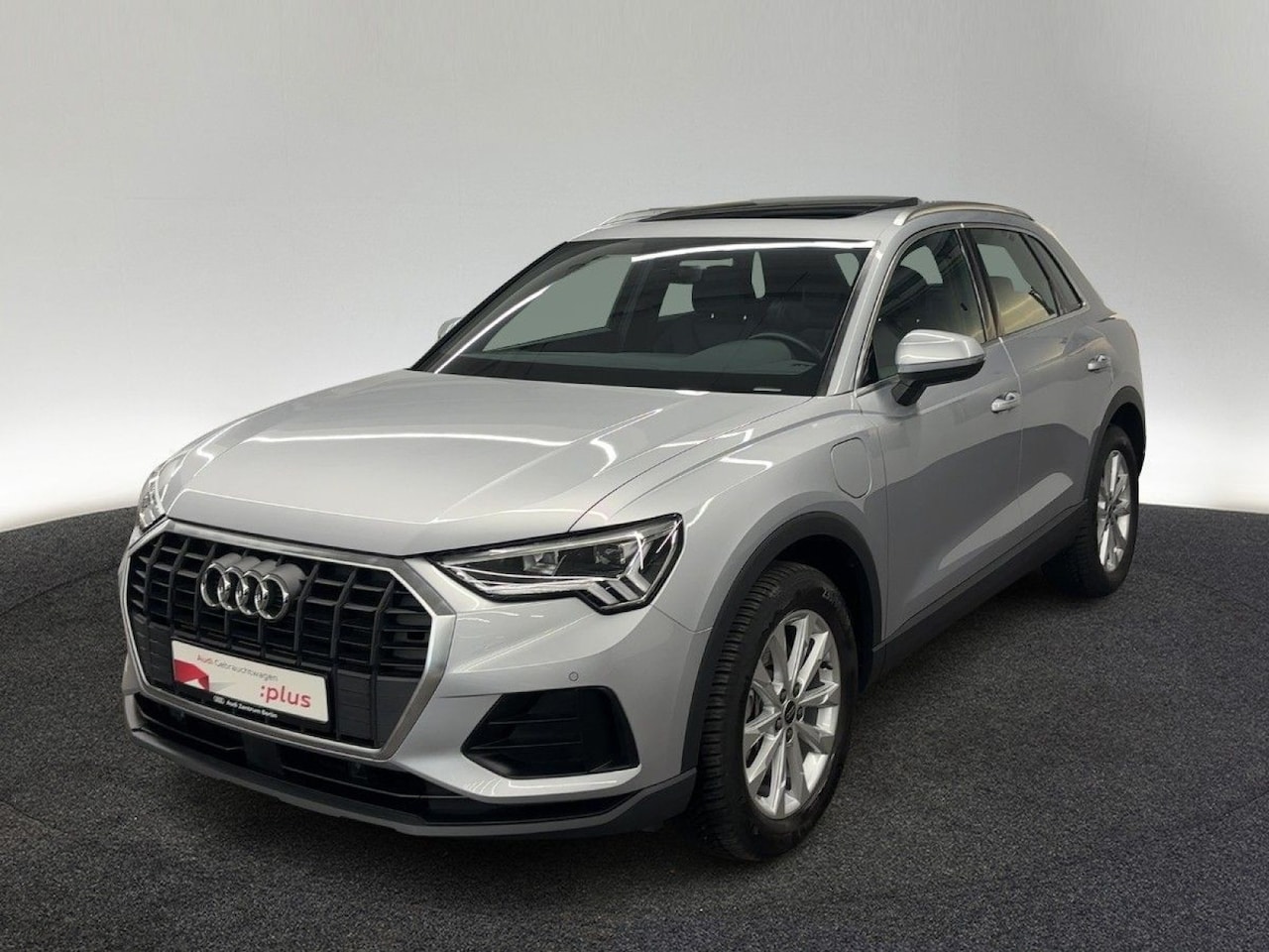 Audi Q3 - 45 Tfsi-e S-LINE ** LED, LEDER, VIRTUAL, PANORAMA, ACC, KEYLESS, 18-inch LMV ** 1e EIG - U - AutoWereld.nl
