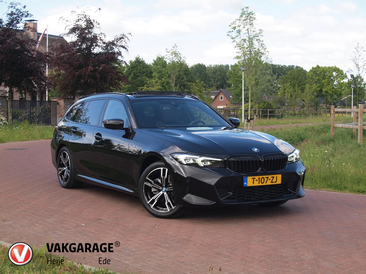 BMW 3-serie Touring - 320e M-Pakket | Panoramadak | Sfeerverlichting | Facelift | - AutoWereld.nl