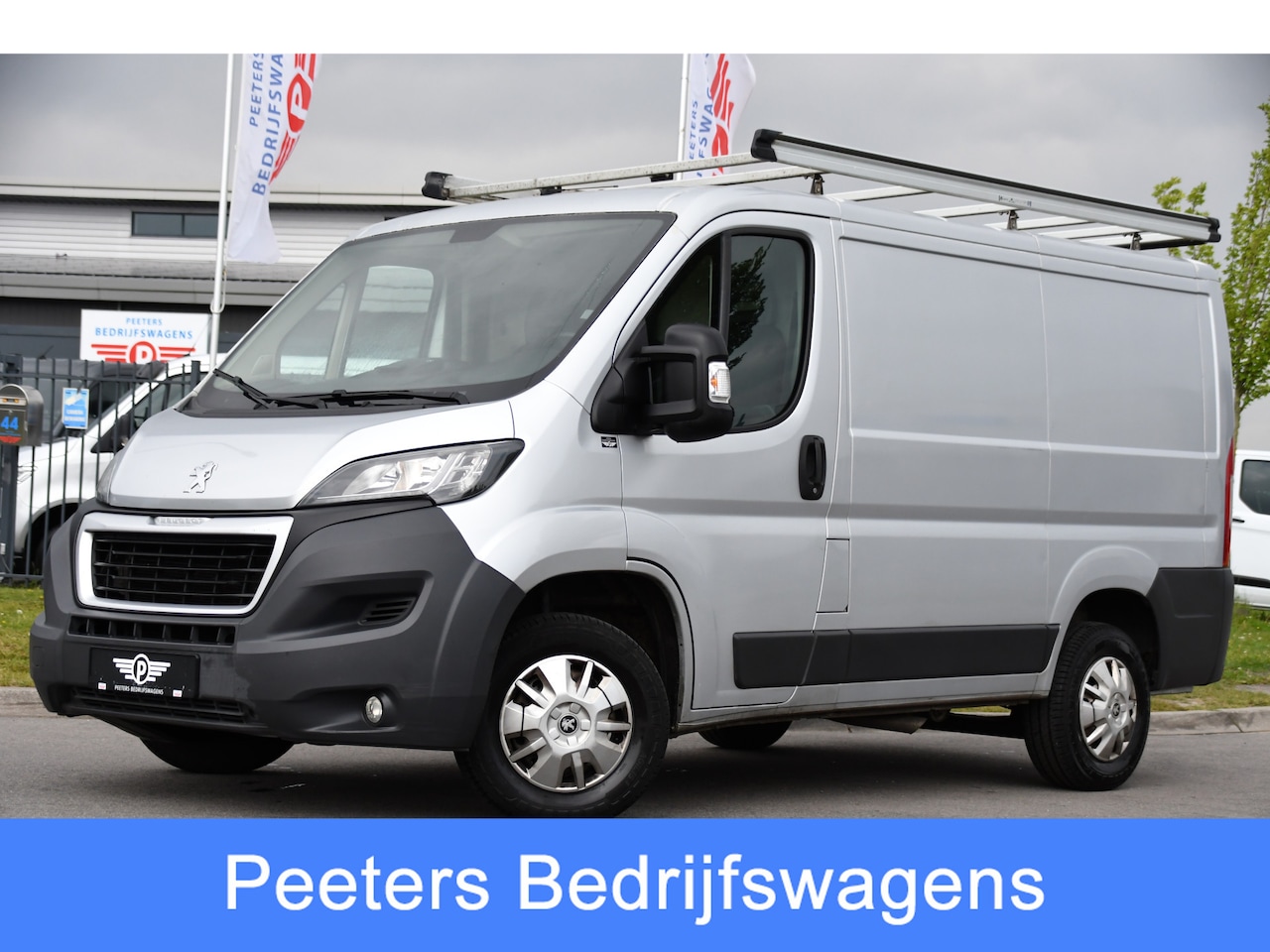 Peugeot Boxer - 2.0 BlueHDI L1H1 Pro PB Edition Camera, Cruise, Multimedia, 130pk, Trekhaak, Airco, Radio, - AutoWereld.nl