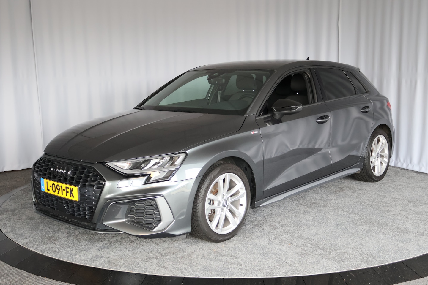 Audi A3 Sportback - 35 TFSI S edition 35 TFSI S edition, Keyless, ACC, Trekhaak, Camera, Virtual Cockpit - AutoWereld.nl