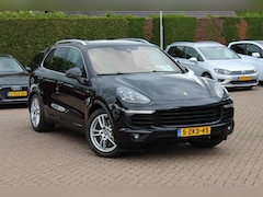 Porsche Cayenne - 3.0 S E-Hybrid / Camera / Luchtvering / Leder / Bose / Keyless / 19'' / Stuur+Stoelverwarm