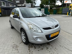 Hyundai i20 - 1.2i i-Drive *LAGEKM* NETJES