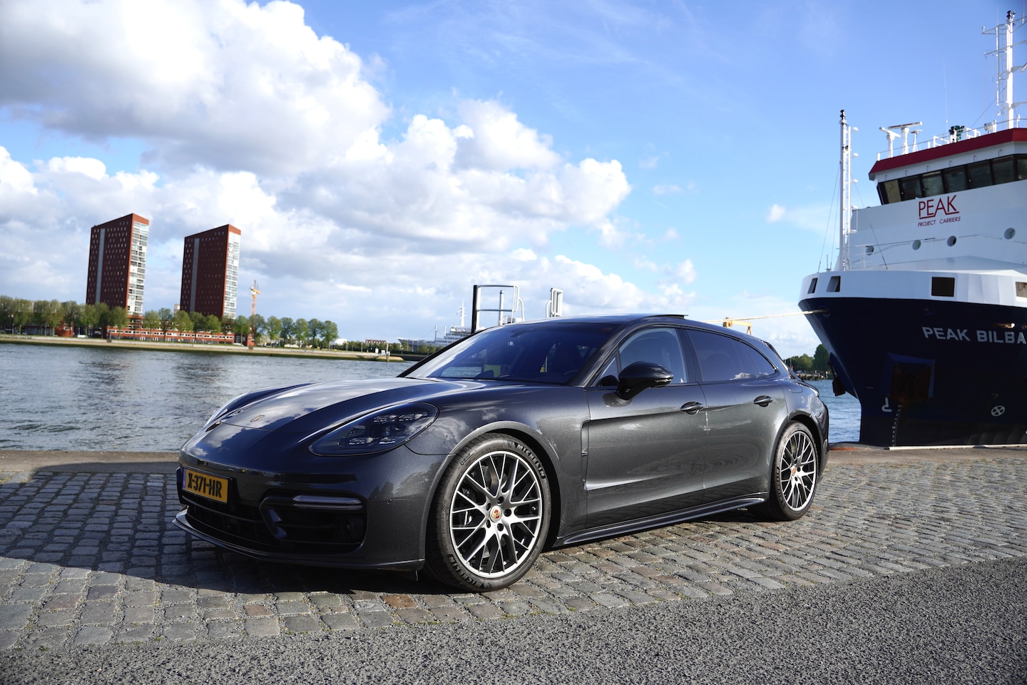 Porsche Panamera Sport Turismo - 4.0 Turbo S E-Hybrid V8 | Vol optie - AutoWereld.nl