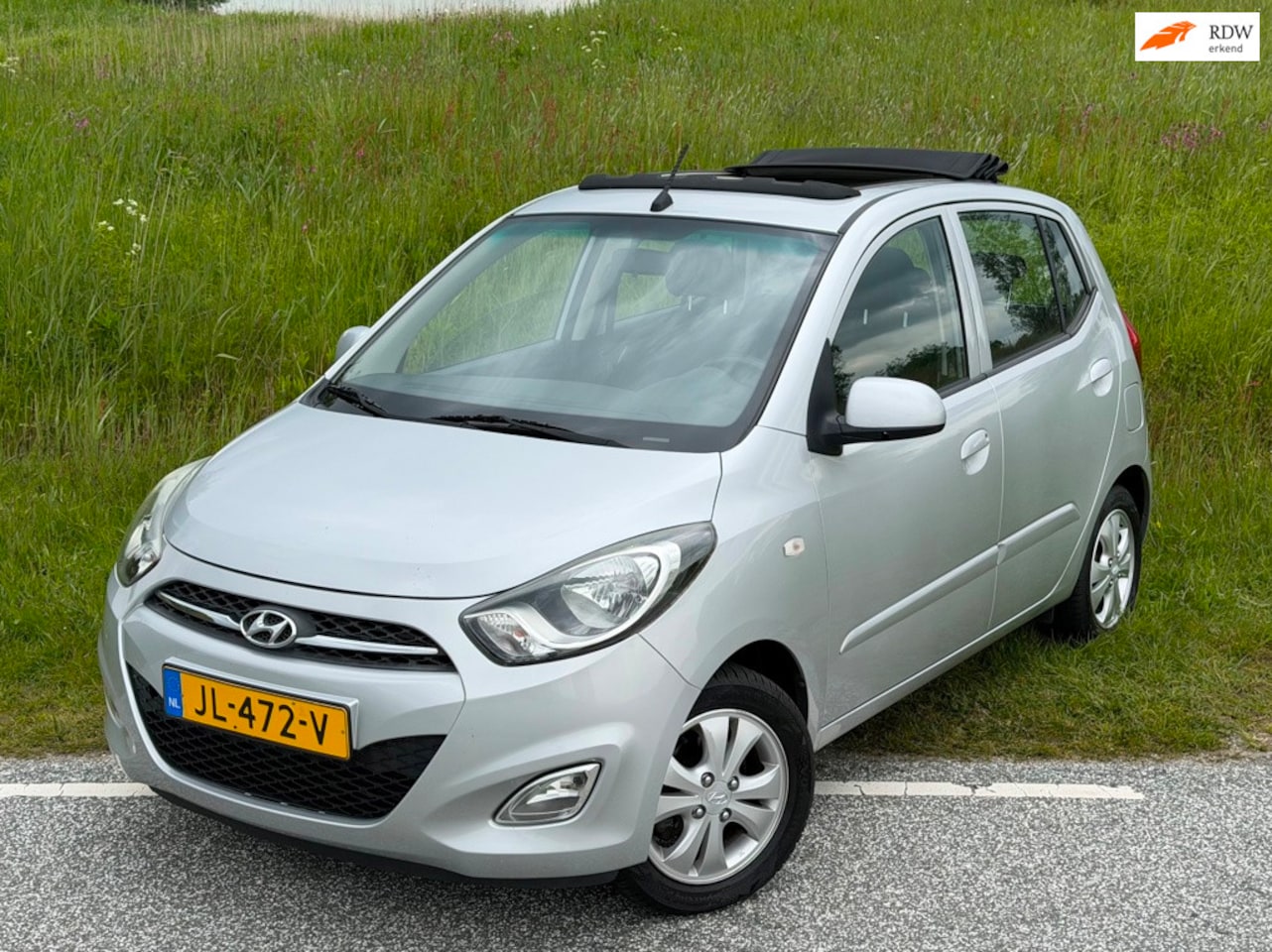 Hyundai i10 - 1.1 / PANO / AIRCO/ RIJDT GOED - AutoWereld.nl