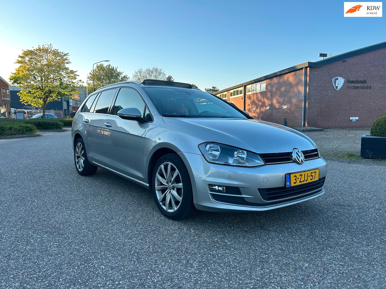 Volkswagen Golf Variant - 1.6 TDI Business Edition R DSG Euro 6 Full Option - AutoWereld.nl
