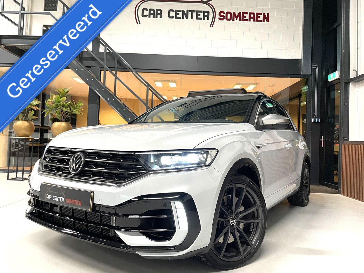 Volkswagen T-Roc - 2.0 TSI 4Motion R 300 PK/ Akra/ Pano/ Leder/ Keyless/ 19''LMV - AutoWereld.nl