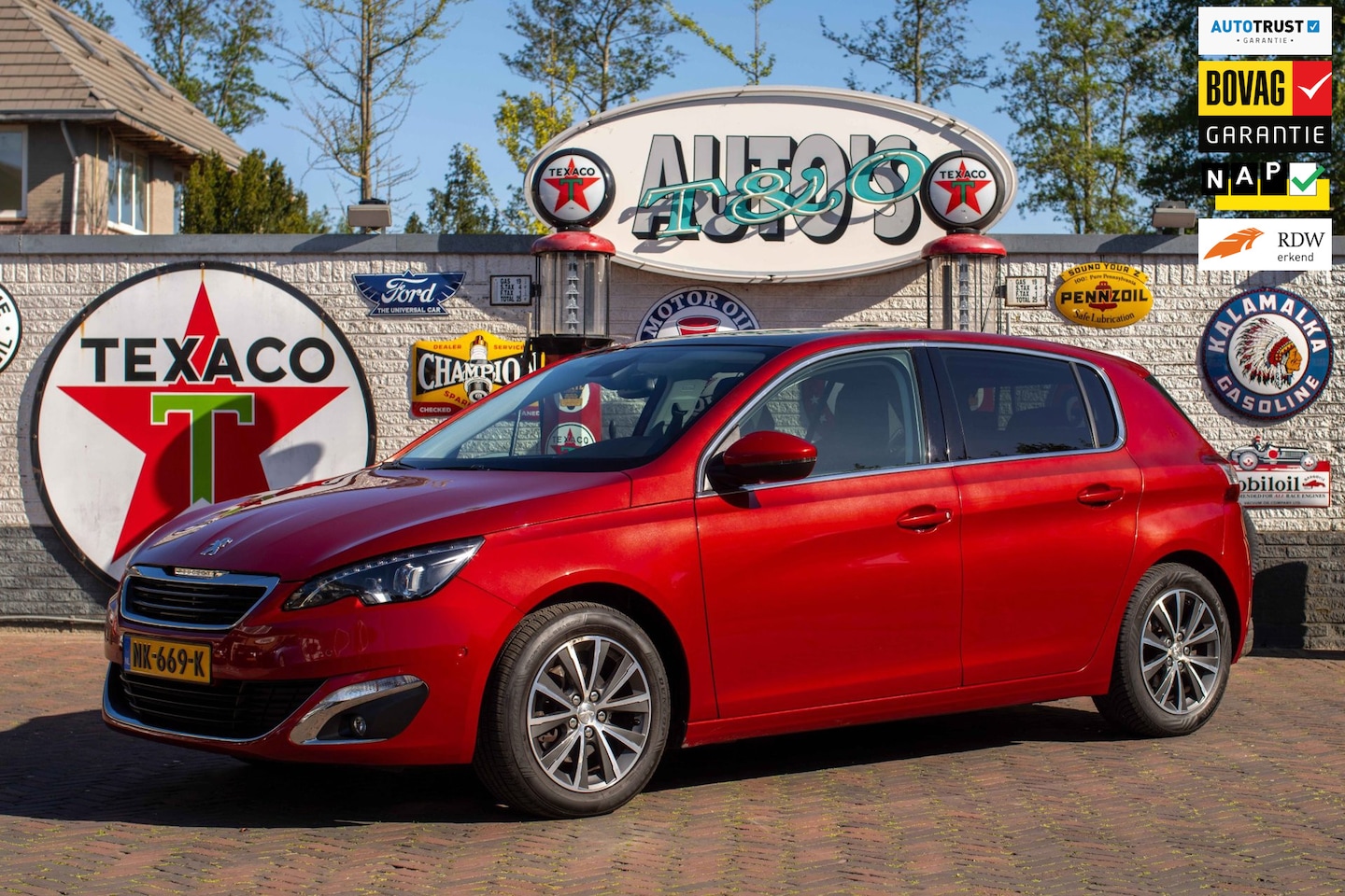 Peugeot 308 - 1.2 PureTech Allure Leer, Pano, NL-auto +NAP - AutoWereld.nl