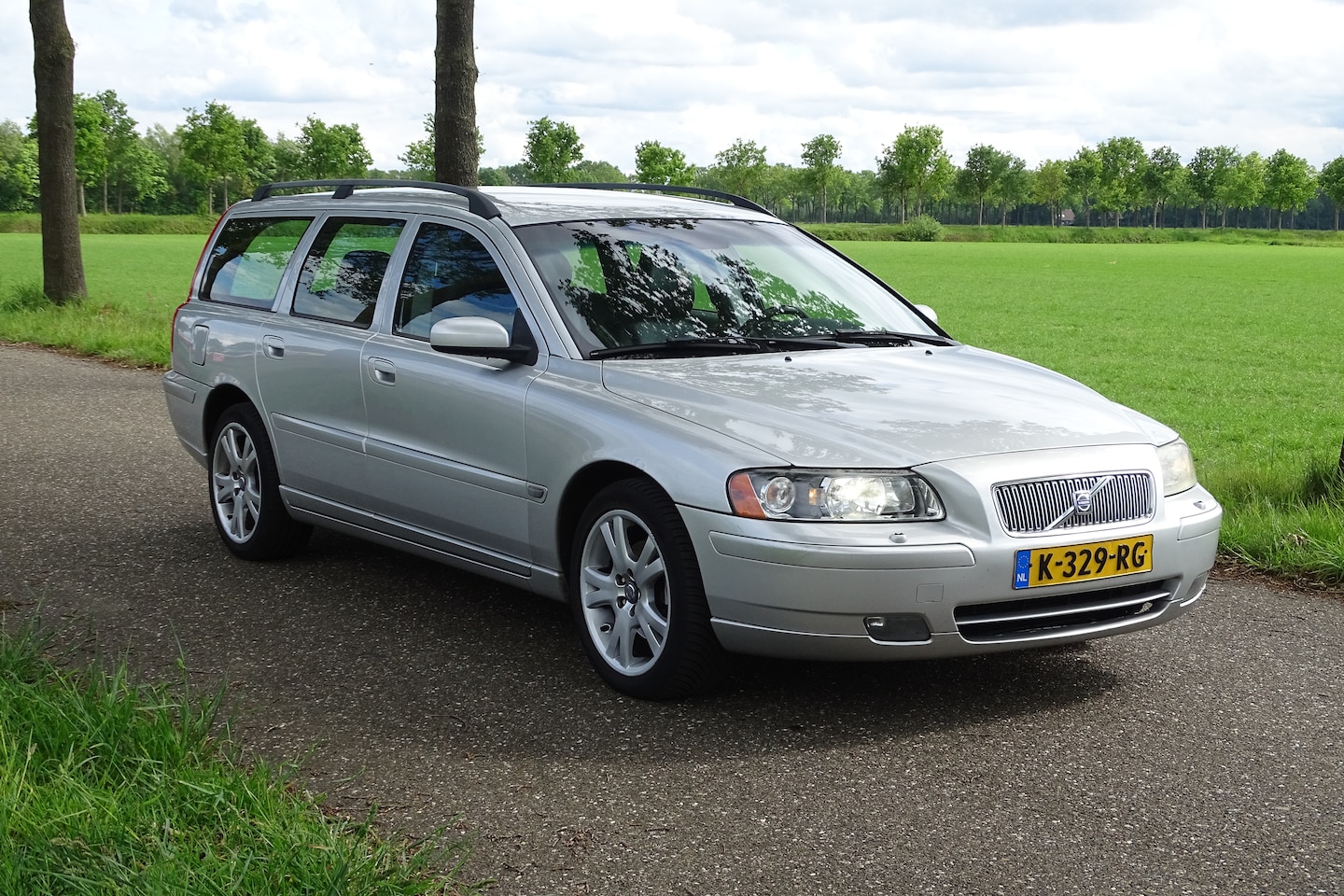 Volvo V70 - 2.4 Summum - AutoWereld.nl