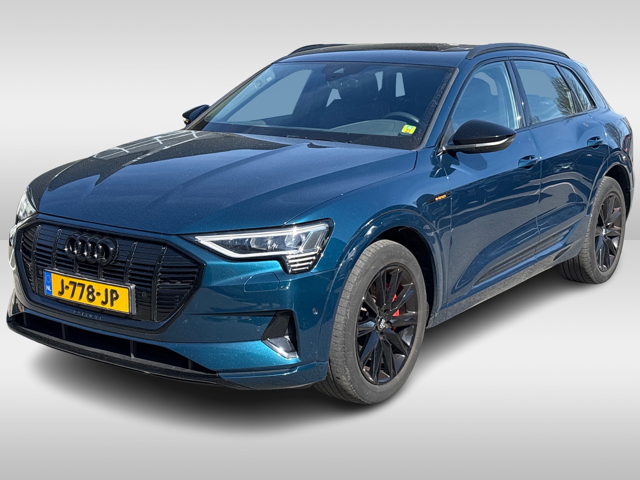 Audi e-tron - e-tron 55 quattro advanced 95 kWh / Trekhaak / Panoramadak / Camera / Matrix LED / Keyless - AutoWereld.nl