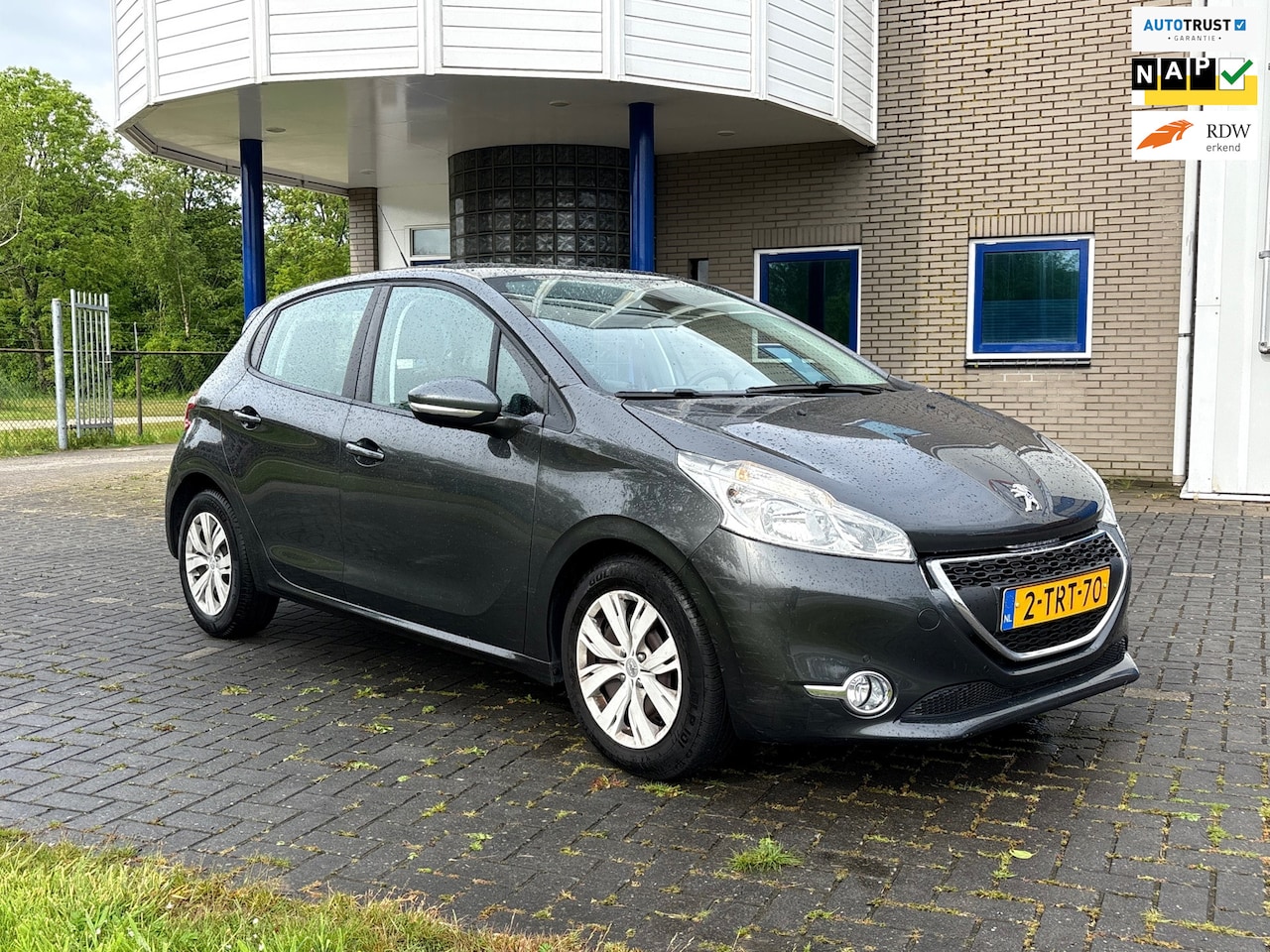 Peugeot 208 - 1.2 e-VTi Envy/Automaat/Clima/5 Duers/NL/APK - AutoWereld.nl