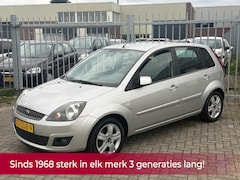 Ford Fiesta - 1.3-8V Futura XL 69PK 5 DEURS NL AUTO NAP AIRCO ECC l Elek pakekt l LMV l PDC DEALER OH l