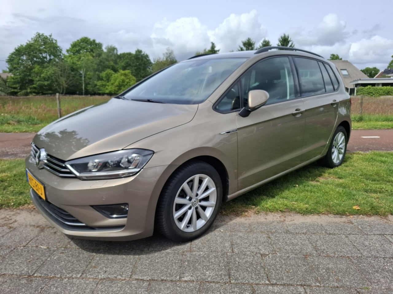 Volkswagen Golf Sportsvan - 1.4 TSI Lounge - AutoWereld.nl