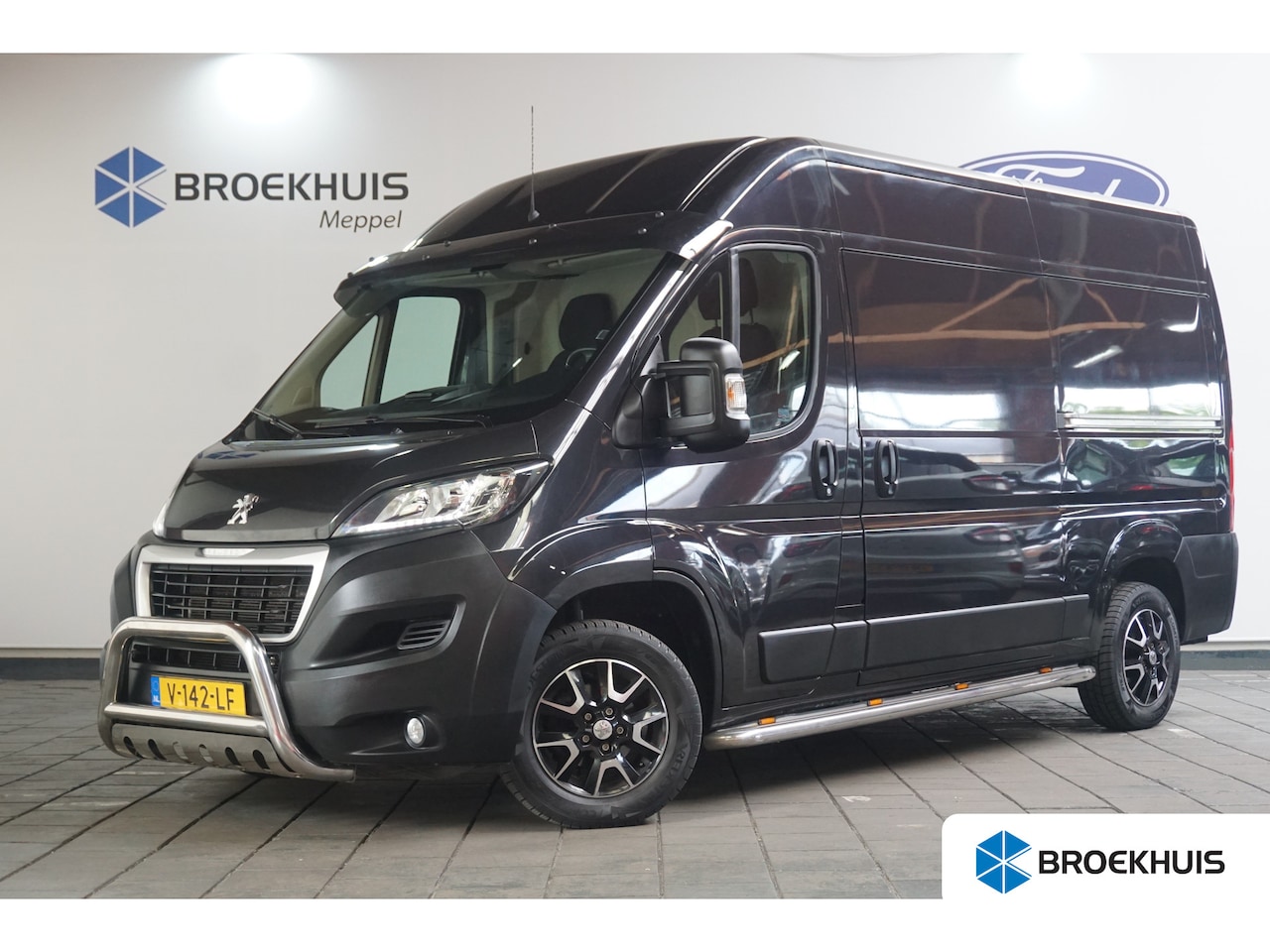 Peugeot Boxer - 330 2.0 BlueHDI L2H2 Premium | Luchtgeveerde Stoel | Dubbele Schuifdeur | Trekhaak | Camer - AutoWereld.nl