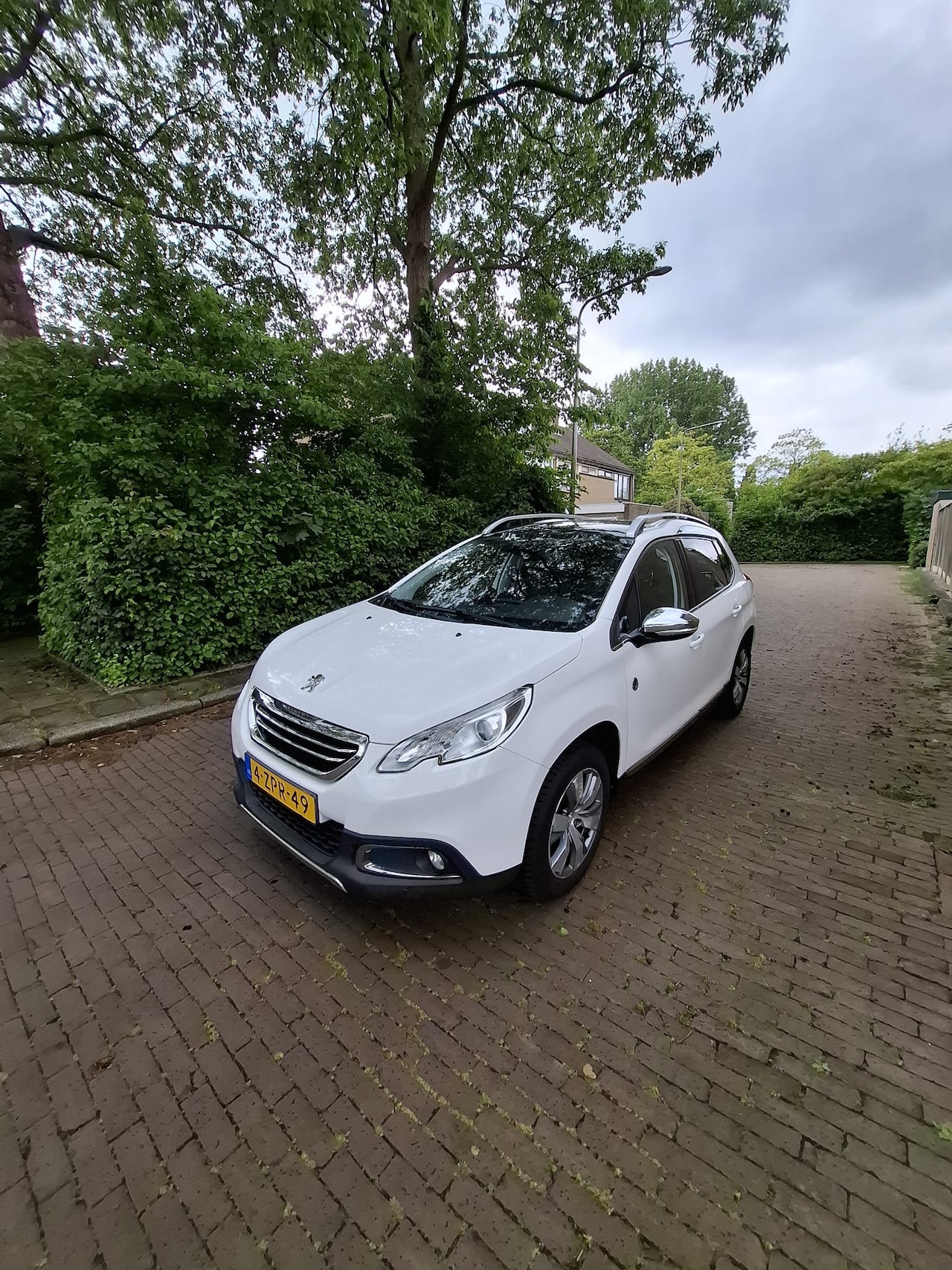 Peugeot 2008 - 1.2 PureTech Allure - AutoWereld.nl
