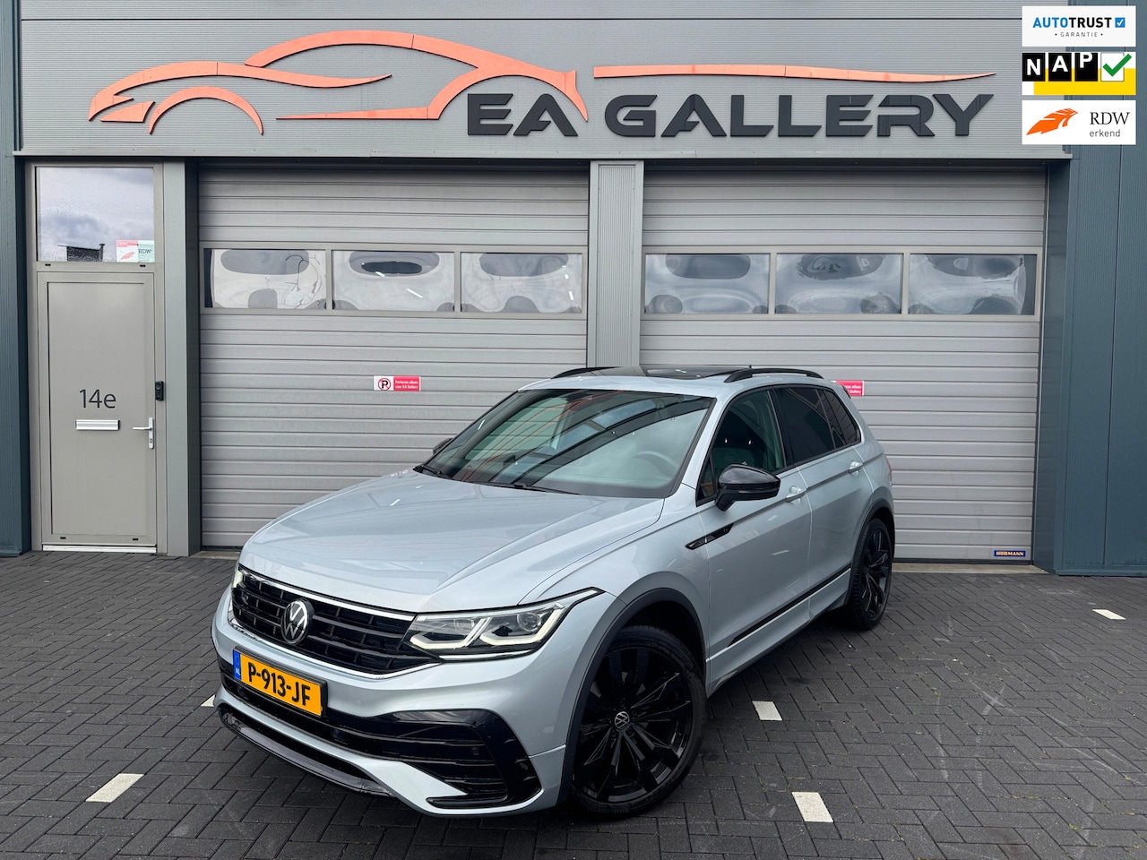 Volkswagen Tiguan - 1.5 TSI R-Line Business+ Cruise NAP Pano - AutoWereld.nl
