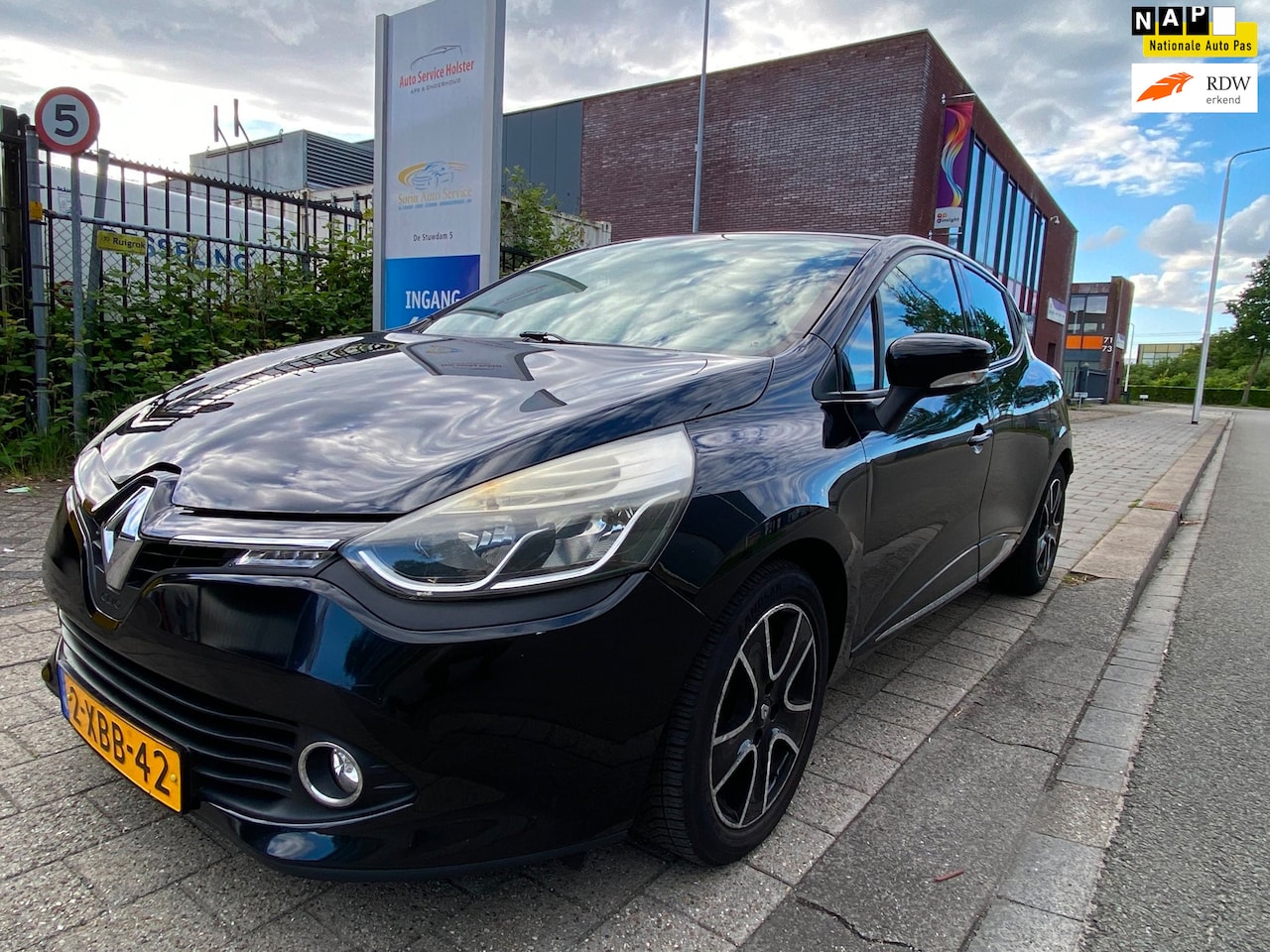 Renault Clio - 0.9 TCe Expression 0.9 TCe Expression, Apk, Nap, Zeer goed rijdend, Inruil mogelijk. - AutoWereld.nl