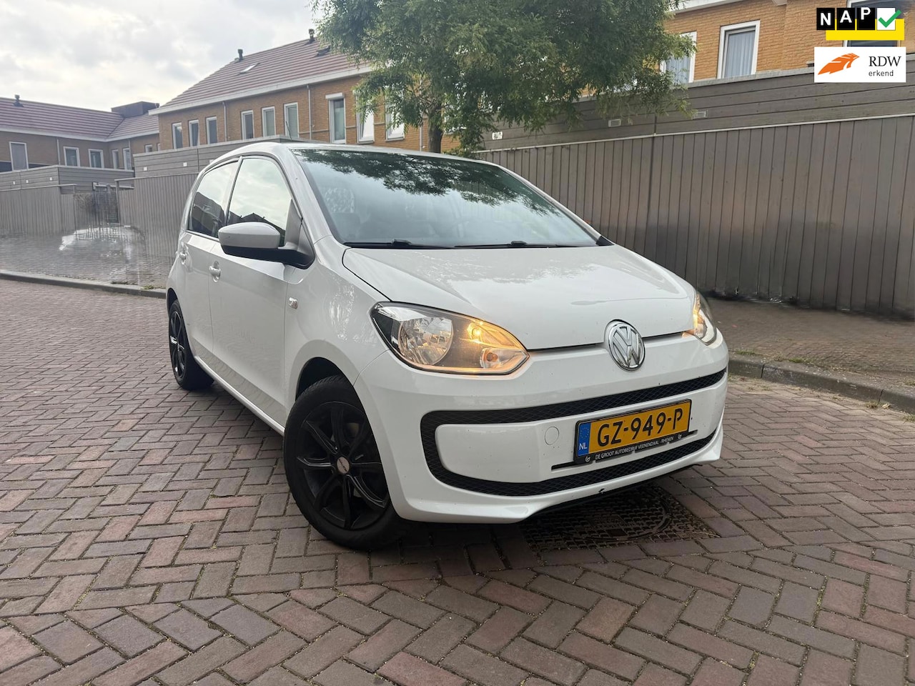 Volkswagen Up! - 1.0 move up! BlueMotion 2015 *Airco* 5 Deurs* - AutoWereld.nl